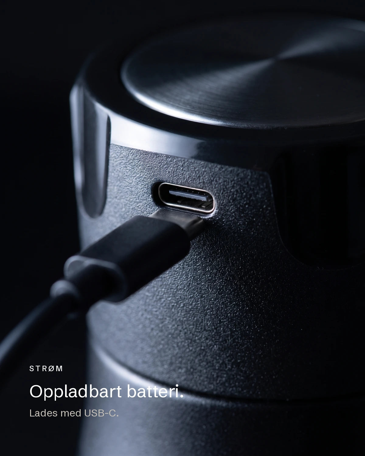 Biohack Smart Bottle har oppladbart batteri som lades med USB-C