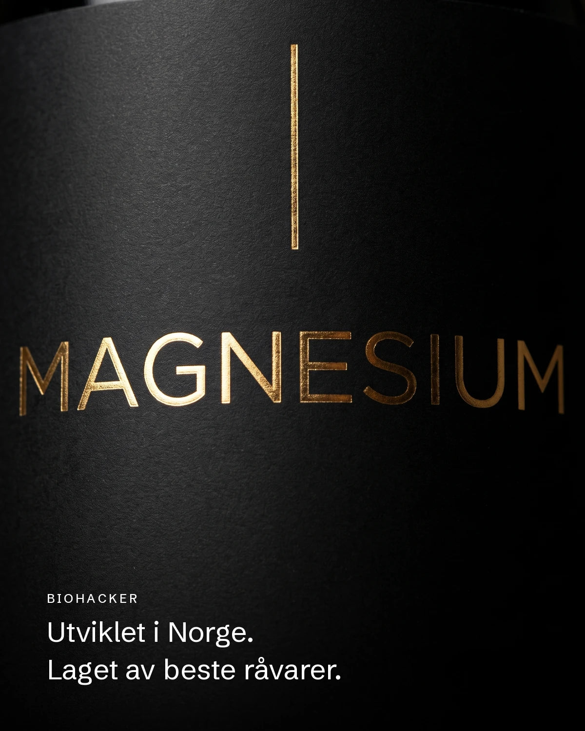 Nærbilde av gullfolien på etiketten til Biohacker Magnesium