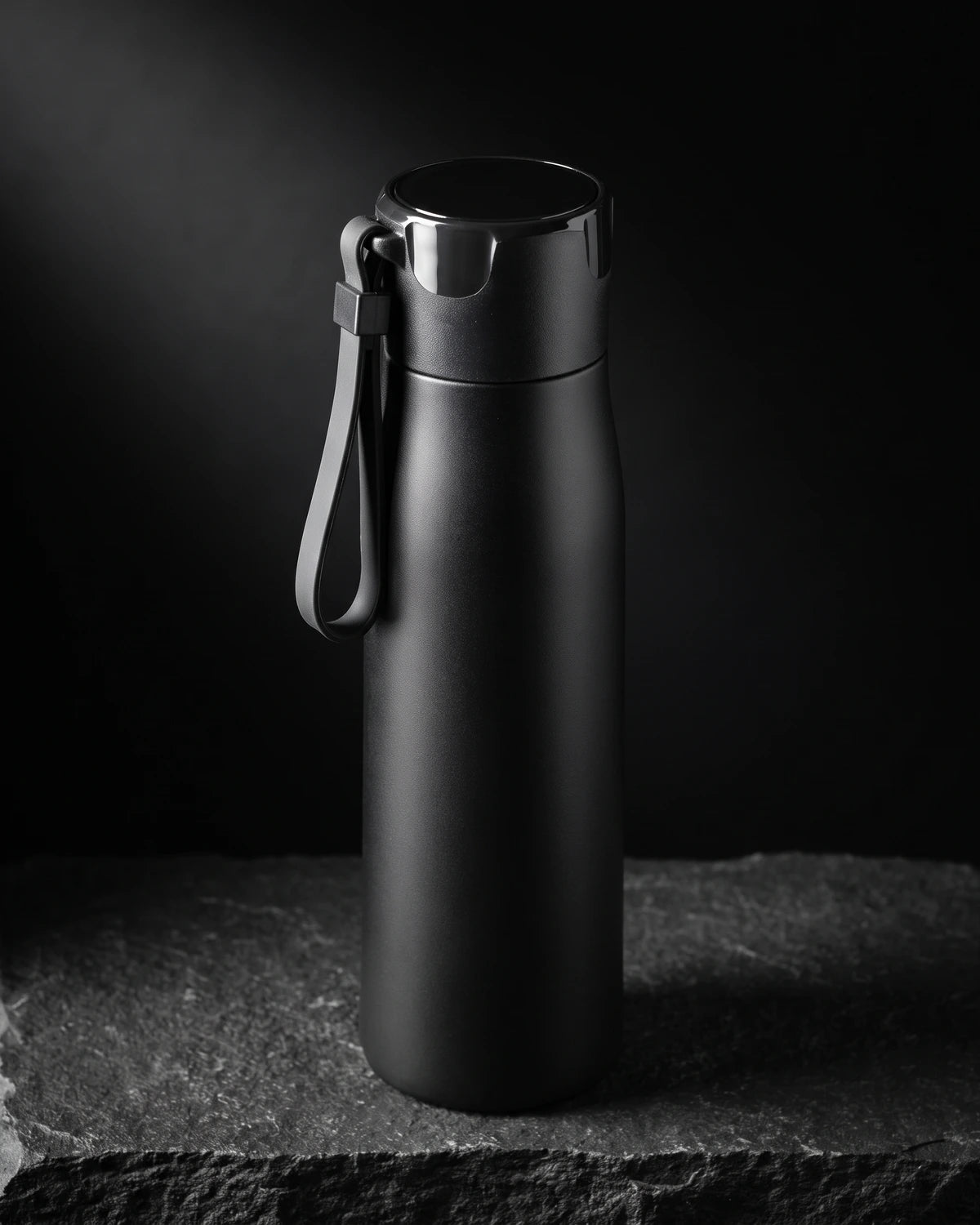 Biohack Smart Bottle i matt sort, 500 ml drikkeflaske med UV-C-rensing i lokket